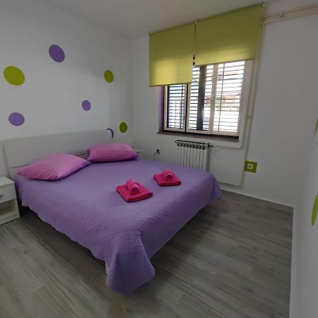 Apartment Ari โรวีน ภายนอก รูปภาพ