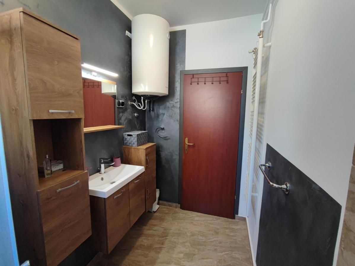 Apartment Ari โรวีน ภายนอก รูปภาพ