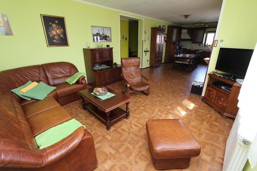 Apartment Ari โรวีน ห้อง รูปภาพ